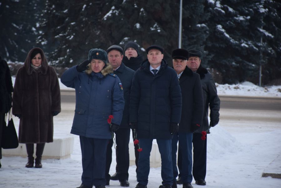 В РУЗАЕВКЕ ОТМЕТИЛИ ДЕНЬ ГЕРОЕВ ОТЕЧЕСТВА.