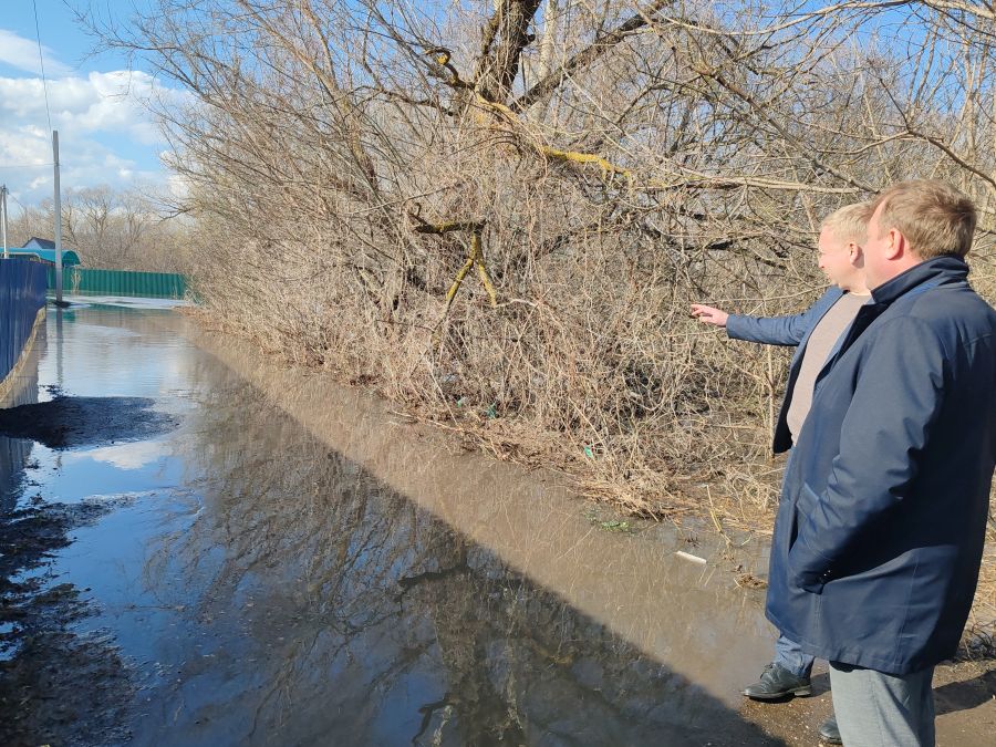 В ПУНКТЕ ВРЕМЕННОГО РАЗМЕЩЕНИЯ НАХОДИТСЯ 12 ЧЕЛОВЕК.