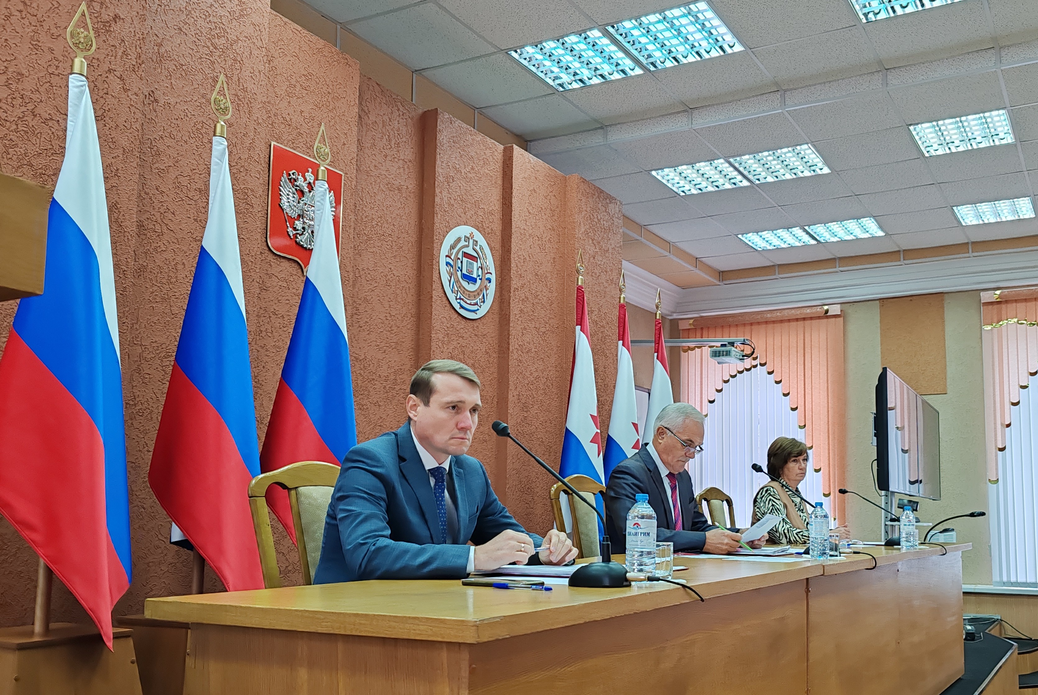 СОВЕТНИКИ ДИРЕКТОРОВ В ШКОЛАХ СТАНУТ ПОЛУЧАТЬ БОЛЬШЕ.