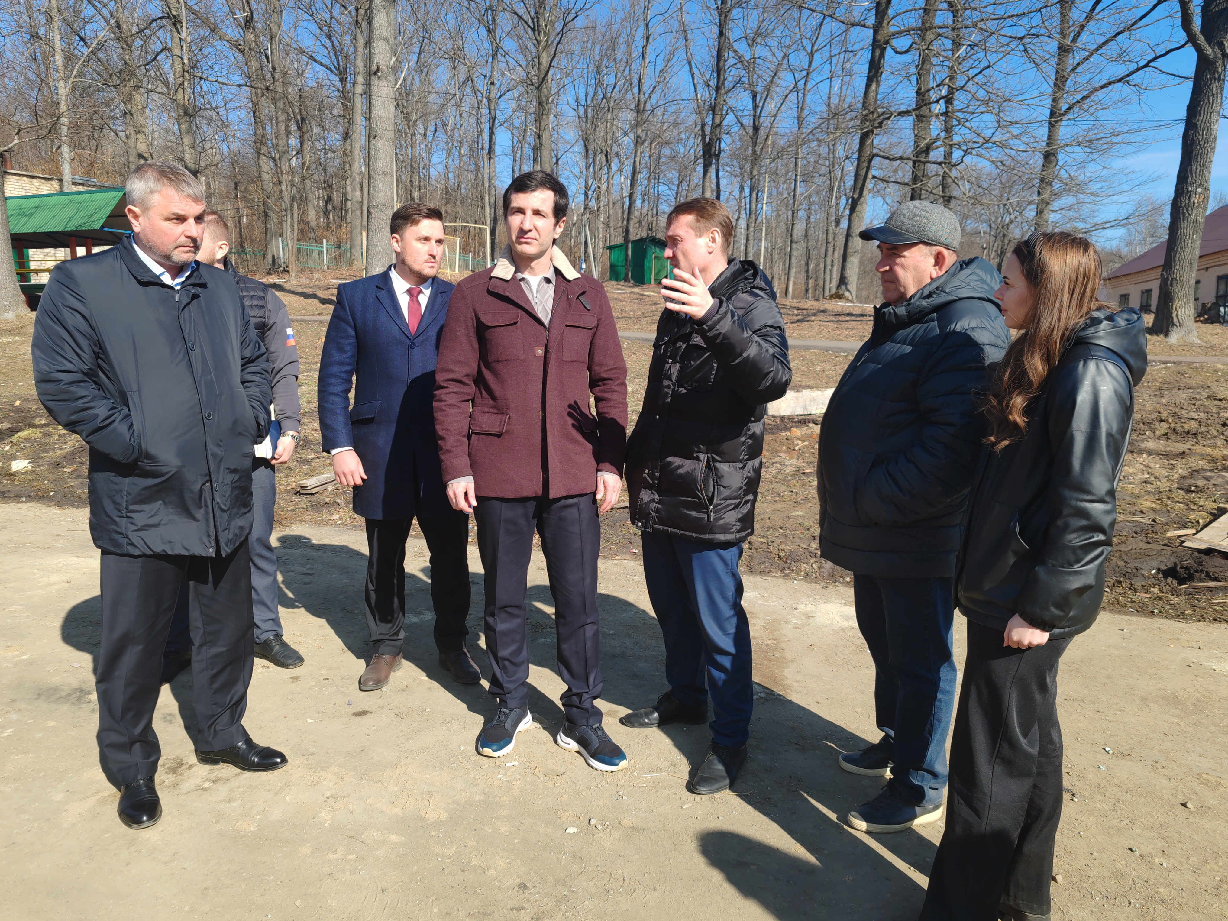 В ЛАГЕРЕ ИМЕНИ ВОЛОДИ ДУБИНИНА НАЧАЛСЯ РЕМОНТ СТОЛОВОЙ И МЕДПУНКТА.