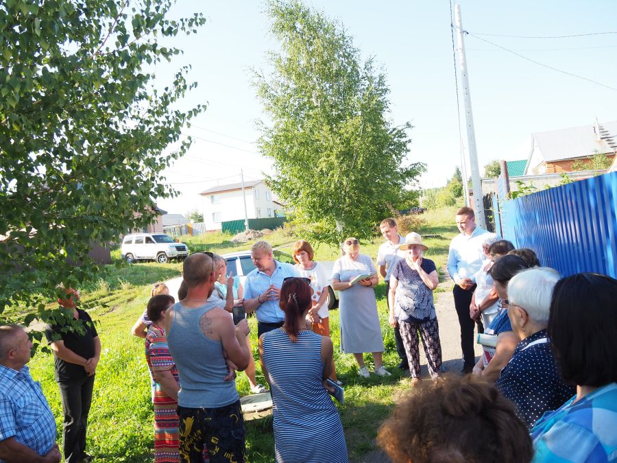 МЭР ГОРОДА ПРОВЕЛ ВЫЕЗДНУЮ ПЛАНЕРКУ С УЧАСТИЕМ ЖИТЕЛЕЙ.