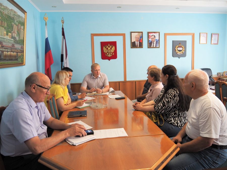 НА ЛИЧНОМ ПРИЕМЕ ГЛАВЫ ГОРОДСКОЙ АДМИНИСТРАЦИИ ОБСУЖДАЛИСЬ ВОПРОСЫ СФЕРЫ ЖКХ.