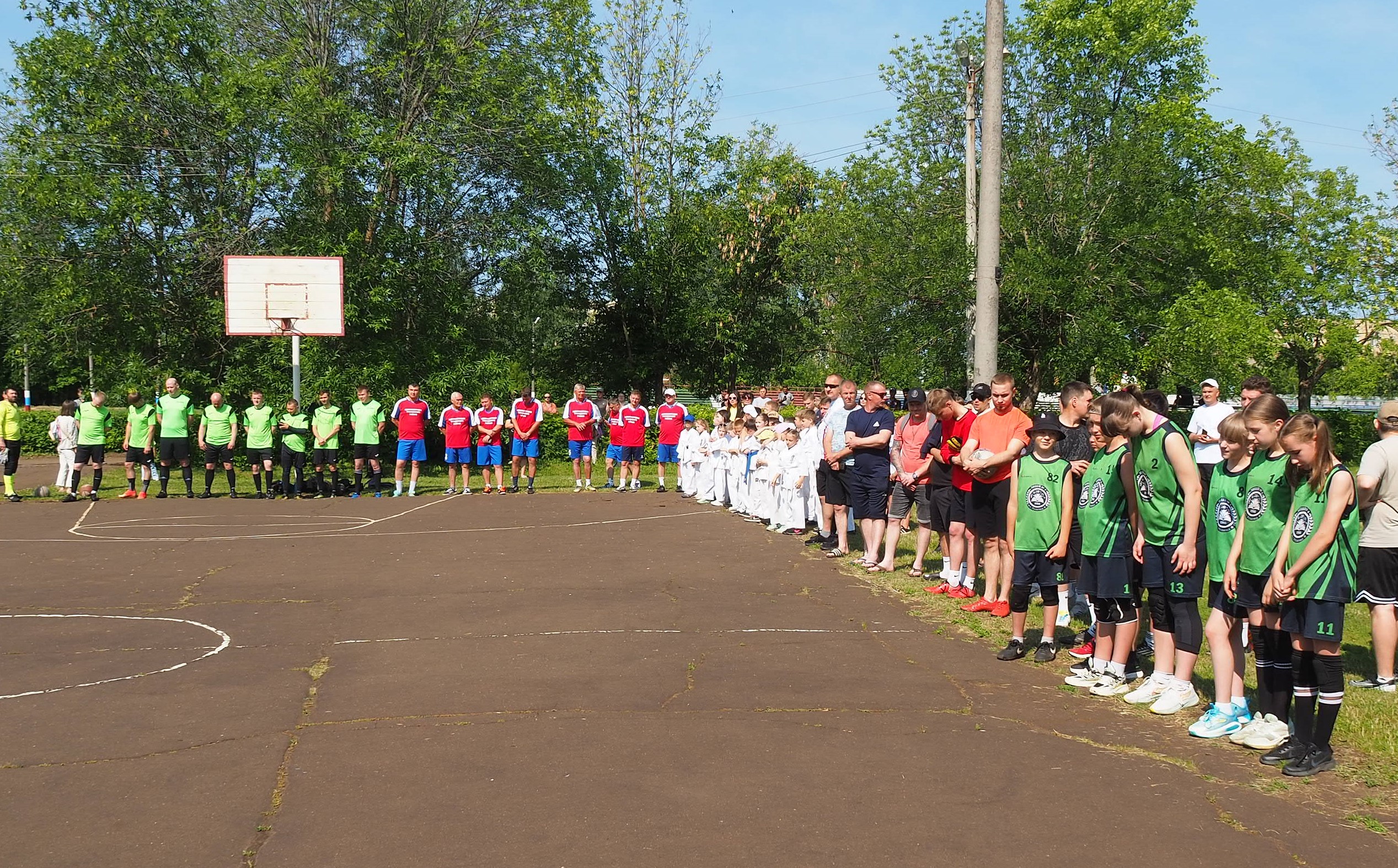 ДЕНЬ РОССИИ В РУЗАЕВКЕ НАЧАЛСЯ СО СПОРТА.