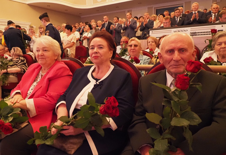 «Когда у государства есть такой оплот, мы можем точно быть уверены, что мы непобедимы!». «Когда у государства есть такой оплот, мы можем точно быть уверены, что мы непобедимы!».
