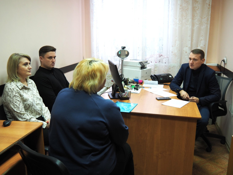 ГЛАВА РАЙОНА ПРОВЕЛ ПРИЕМ ГРАЖДАН. ГЛАВА РАЙОНА ПРОВЕЛ ПРИЕМ ГРАЖДАН.