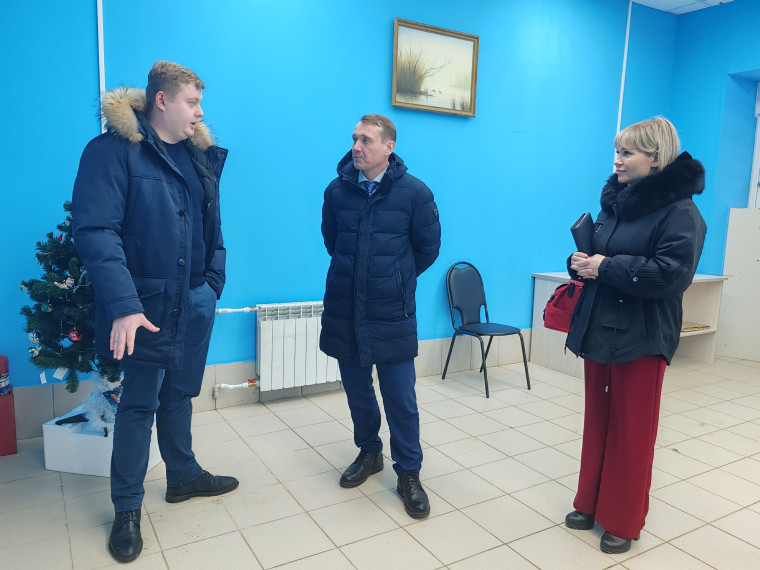 БОЛЬШОЕ ВНИМАНИЕ МЫ УДЕЛЯЕМ УСЛОВИЯМ ТРУДА. БОЛЬШОЕ ВНИМАНИЕ МЫ УДЕЛЯЕМ УСЛОВИЯМ ТРУДА.