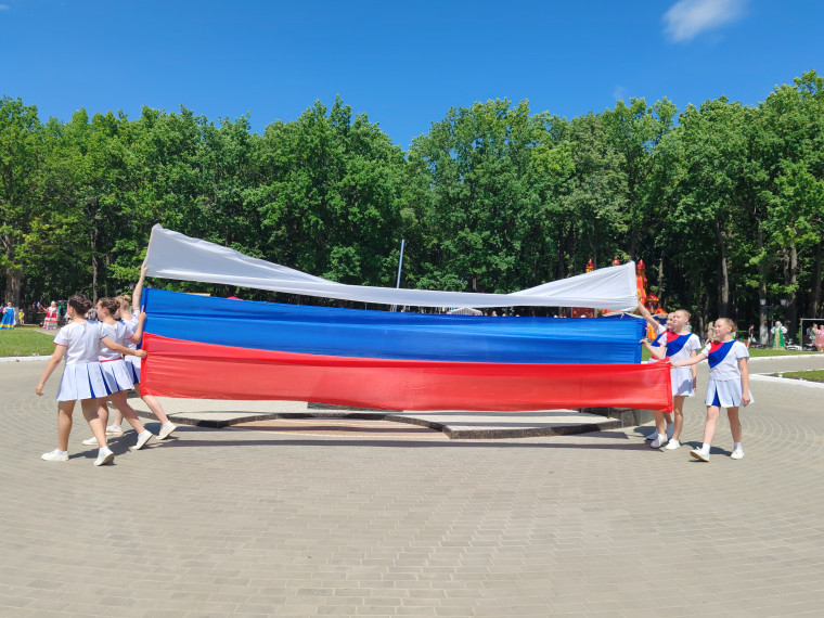 ПОЗДРАВЛЕНИЕ ГЛАВЫ РУЗАЕВСКОГО МУНИЦИПАЛЬНОГО РАЙОНА С ДНЕМ РОССИИ И 394-Й ГОДОВЩИНОЙ РУЗАЕВКИ. ПОЗДРАВЛЕНИЕ ГЛАВЫ РУЗАЕВСКОГО МУНИЦИПАЛЬНОГО РАЙОНА С ДНЕМ РОССИИ И 394-Й ГОДОВЩИНОЙ РУЗАЕВКИ.