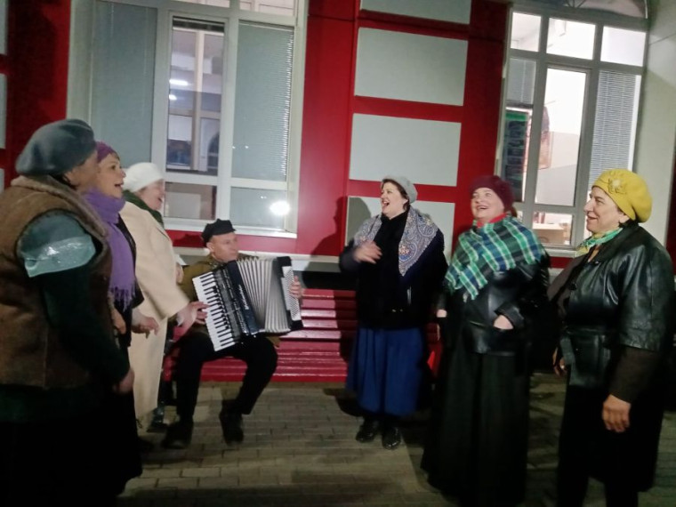 НА ПЕРРОНЕ ЖЕЛЕЗНОДОРОЖНОГО ВОКЗАЛА СОСТОИТСЯ АКЦИЯ «СТАНЦИЯ «РУЗАЕВКА ПОБЕДНАЯ!». НА ПЕРРОНЕ ЖЕЛЕЗНОДОРОЖНОГО ВОКЗАЛА СОСТОИТСЯ АКЦИЯ «СТАНЦИЯ «РУЗАЕВКА ПОБЕДНАЯ!».