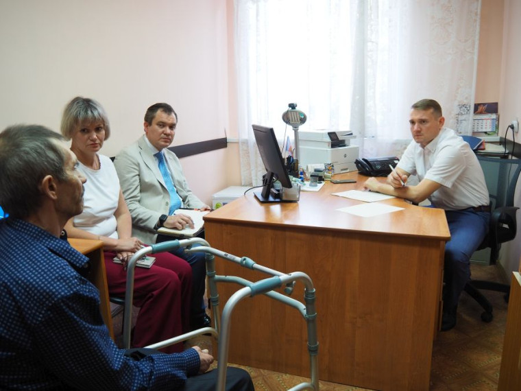 ДЛЯ РЕШЕНИЯ ВОПРОСОВ К ОТДЕЛЬНЫМ ГРАЖДАНАМ ГЛАВА РАЙОНА ПРИЕДЕТ НА ДОМ. ДЛЯ РЕШЕНИЯ ВОПРОСОВ К ОТДЕЛЬНЫМ ГРАЖДАНАМ ГЛАВА РАЙОНА ПРИЕДЕТ НА ДОМ.