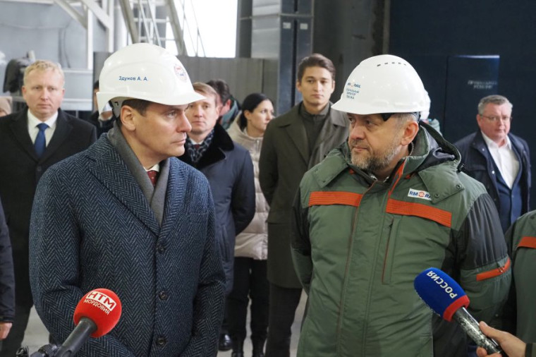 ГЛАВА МОРДОВИИ ОЦЕНИЛ ВЫСОКОТЕХНОЛОГИЧНОЕ ОБОРУДОВАНИЕ «РУЗХИММАША». ГЛАВА МОРДОВИИ ОЦЕНИЛ ВЫСОКОТЕХНОЛОГИЧНОЕ ОБОРУДОВАНИЕ «РУЗХИММАША».