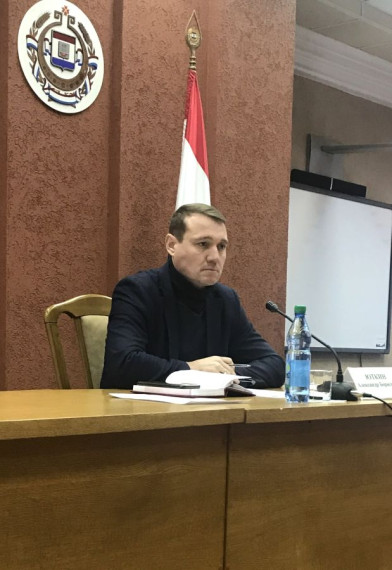 АЛЕКСАНДР ЮТКИН: «НАДО ИСКАТЬ НОВЫЕ ПОДХОДЫ В РАБОТЕ С МОЛОДЕЖЬЮ». АЛЕКСАНДР ЮТКИН: «НАДО ИСКАТЬ НОВЫЕ ПОДХОДЫ В РАБОТЕ С МОЛОДЕЖЬЮ».