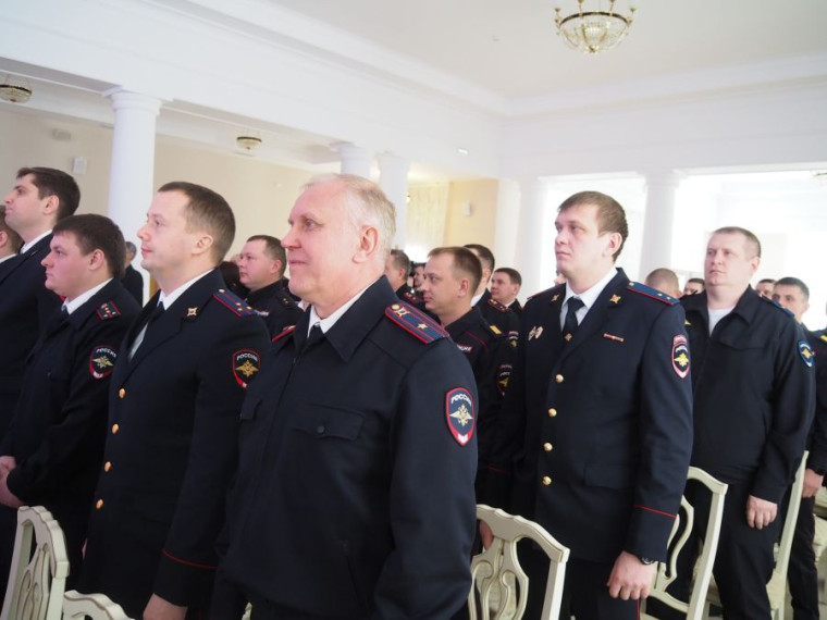 «СВОЕЙ ДОБЛЕСТНОЙ СЛУЖБОЙ ВЫ ОБЕСПЕЧИВАЕТЕ ПРАВОПОРЯДОК». «СВОЕЙ ДОБЛЕСТНОЙ СЛУЖБОЙ ВЫ ОБЕСПЕЧИВАЕТЕ ПРАВОПОРЯДОК».