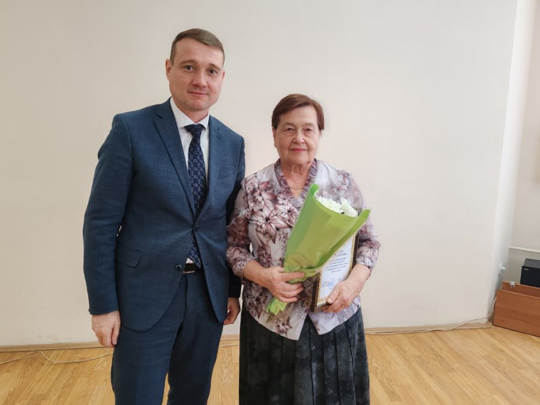 АЛЕКСАНДР ЮТКИН ПОЗДРАВИЛ АКТИВНЫХ ВЕТЕРАНОВ ТРУДА. АЛЕКСАНДР ЮТКИН ПОЗДРАВИЛ АКТИВНЫХ ВЕТЕРАНОВ ТРУДА.