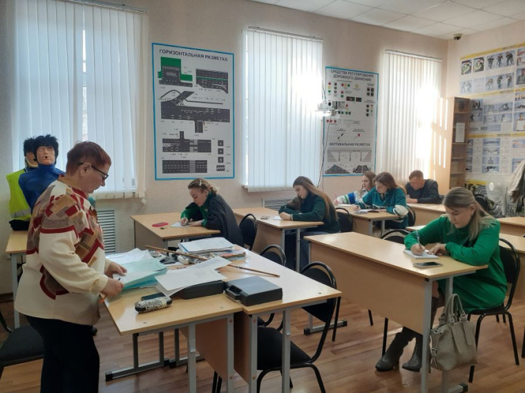 Будущие предприниматели приступили к обучению. Будущие предприниматели приступили к обучению.