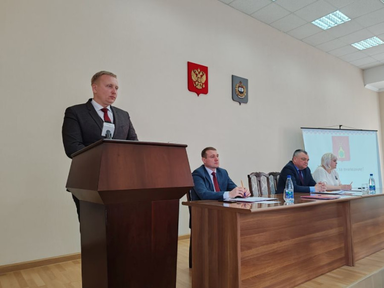 «ЧЕМ УЮТНЕЕ И КОМФОРТНЕЕ СТАНОВИТСЯ В ГОРОДЕ, ТЕМ ВЫШЕ ЗАПРОСЫ НАСЕЛЕНИЯ. БУДЕМ СТАРАТЬСЯ ИМ СООТВЕТСТВОВАТЬ!». «ЧЕМ УЮТНЕЕ И КОМФОРТНЕЕ СТАНОВИТСЯ В ГОРОДЕ, ТЕМ ВЫШЕ ЗАПРОСЫ НАСЕЛЕНИЯ. БУДЕМ СТАРАТЬСЯ ИМ СООТВЕТСТВОВАТЬ!».