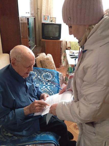 98-ЛЕТНИЙ ФРОНТОВИК ПРИНЯЛ УЧАСТИЕ В ВЫБОРАХ ПРЕЗИДЕНТА. 98-ЛЕТНИЙ ФРОНТОВИК ПРИНЯЛ УЧАСТИЕ В ВЫБОРАХ ПРЕЗИДЕНТА.
