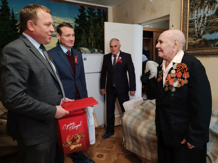ФЕДОР ЯКОВЛЕВИЧ ГОЛОВИН ПРИНИМАЕТ ПОЗДРАВЛЕНИЯ. ФЕДОР ЯКОВЛЕВИЧ ГОЛОВИН ПРИНИМАЕТ ПОЗДРАВЛЕНИЯ.