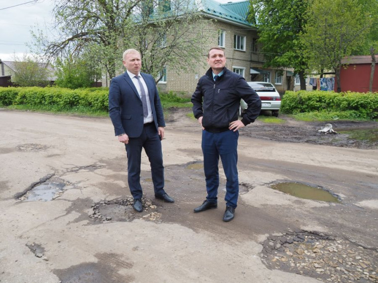 РУЗАЕВСКОМУ РАЙОНУ ВЫДЕЛЕНЫ СРЕДСТВА НА РЕМОНТ ДОРОГ. РУЗАЕВСКОМУ РАЙОНУ ВЫДЕЛЕНЫ СРЕДСТВА НА РЕМОНТ ДОРОГ.