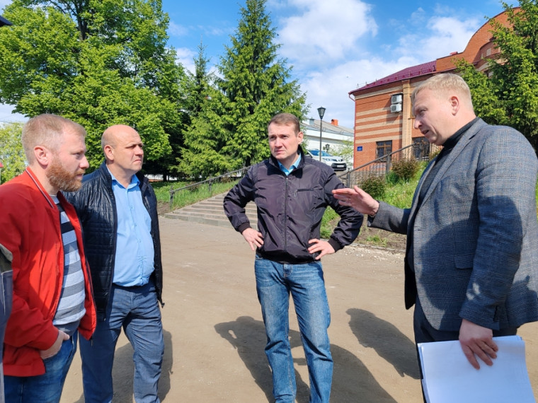 АЛЕКСАНДР ЮТКИН ПРОВЕЛ БОЛЬШУЮ ПЛАНЕРКУ НА УЛИЦЕ ЛЕНИНА. АЛЕКСАНДР ЮТКИН ПРОВЕЛ БОЛЬШУЮ ПЛАНЕРКУ НА УЛИЦЕ ЛЕНИНА.