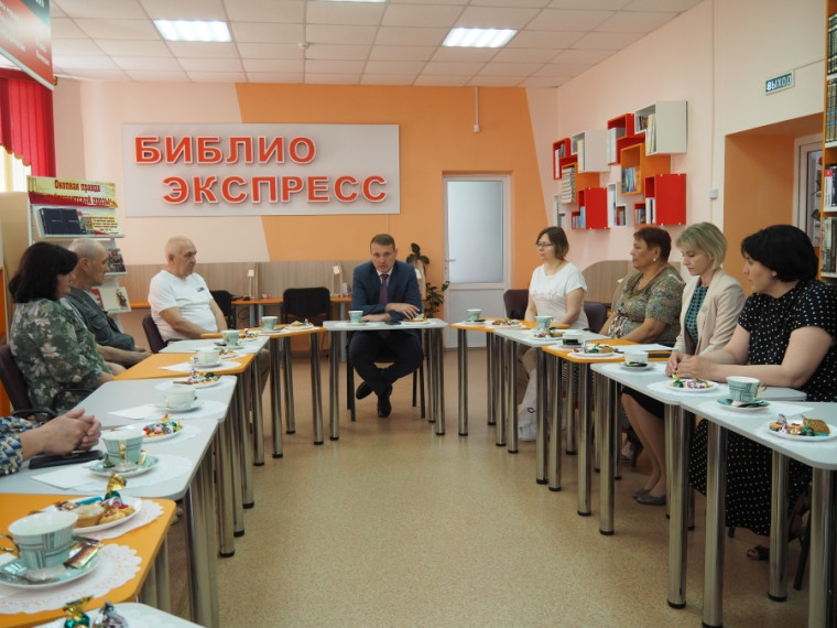 ЗА ГОД РАБОТЫ ФОНДА РУЗАЕВСКИЕ СОЦИАЛЬНЫЕ КООРДИНАТОРЫ ОТРАБОТАЛИ 300 ОБРАЩЕНИЙ. ЗА ГОД РАБОТЫ ФОНДА РУЗАЕВСКИЕ СОЦИАЛЬНЫЕ КООРДИНАТОРЫ ОТРАБОТАЛИ 300 ОБРАЩЕНИЙ.