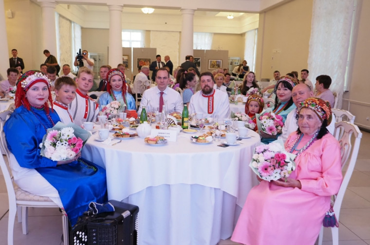 «СПАСИБО ВАМ ЗА РАБОТУ И ПРЕДАННОСТЬ РЕСПУБЛИКЕ». «СПАСИБО ВАМ ЗА РАБОТУ И ПРЕДАННОСТЬ РЕСПУБЛИКЕ».