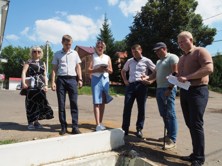 ОЧЕРЕДНАЯ ПЛАНЕРКА НА УЛИЦЕ ЛЕНИНА. ОЧЕРЕДНАЯ ПЛАНЕРКА НА УЛИЦЕ ЛЕНИНА.