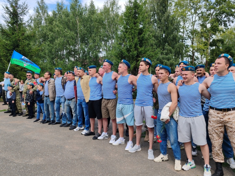 В РУЗАЕВКЕ ОТМЕТИЛИ ДЕНЬ ВДВ. В РУЗАЕВКЕ ОТМЕТИЛИ ДЕНЬ ВДВ.