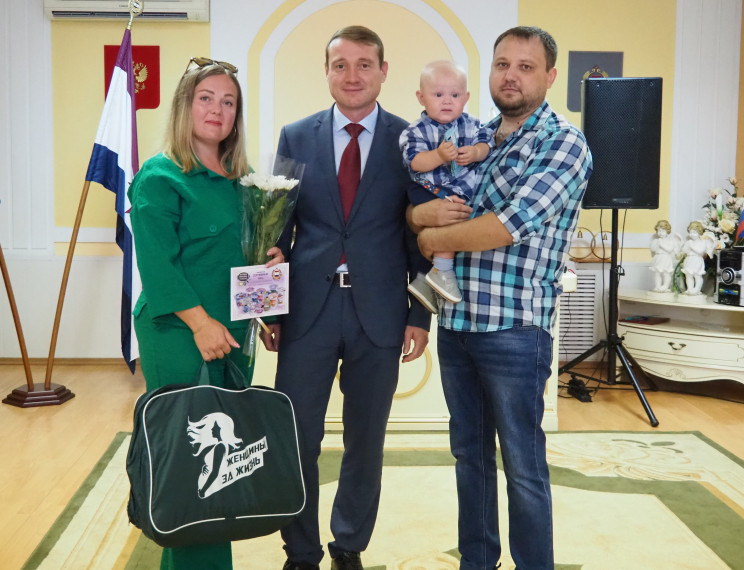 ПАРТИЙНАЯ АКЦИЯ ДЛЯ СЕМЕЙ С ДЕТЬМИ. ПАРТИЙНАЯ АКЦИЯ ДЛЯ СЕМЕЙ С ДЕТЬМИ.