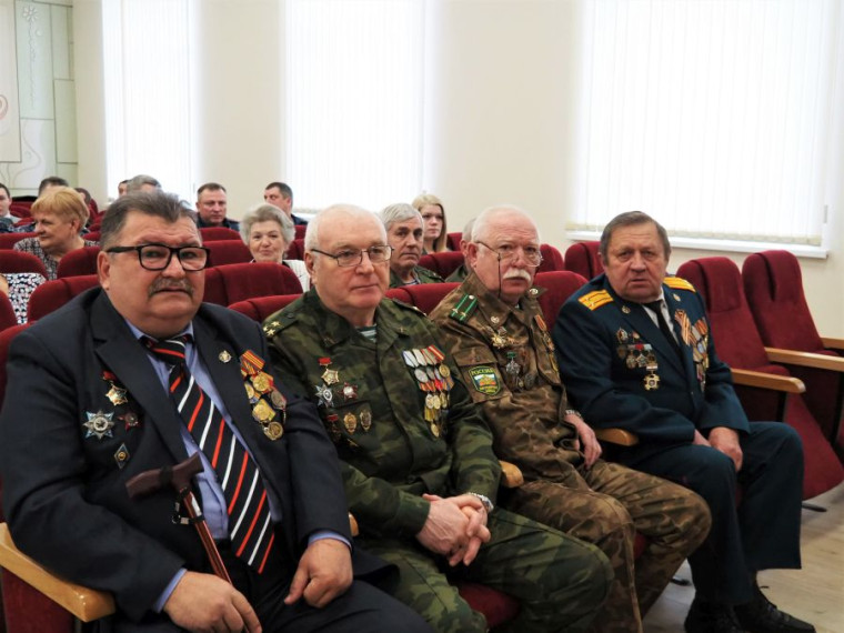 «НАС ОБЪЕДИНЯЕТ ЛЮБОВЬ К РОДИНЕ». «НАС ОБЪЕДИНЯЕТ ЛЮБОВЬ К РОДИНЕ».
