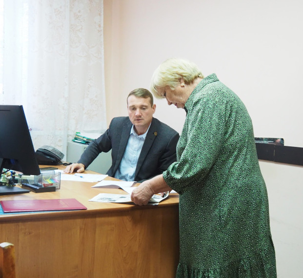 Глава Рузаевского района провел прием граждан. Глава Рузаевского района провел прием граждан.